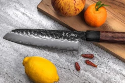 Couteau santoku Sayuto Séquoia San Mai martelé 18cm