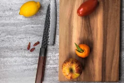 Couteau santoku Sayuto Séquoia San Mai martelé 18cm