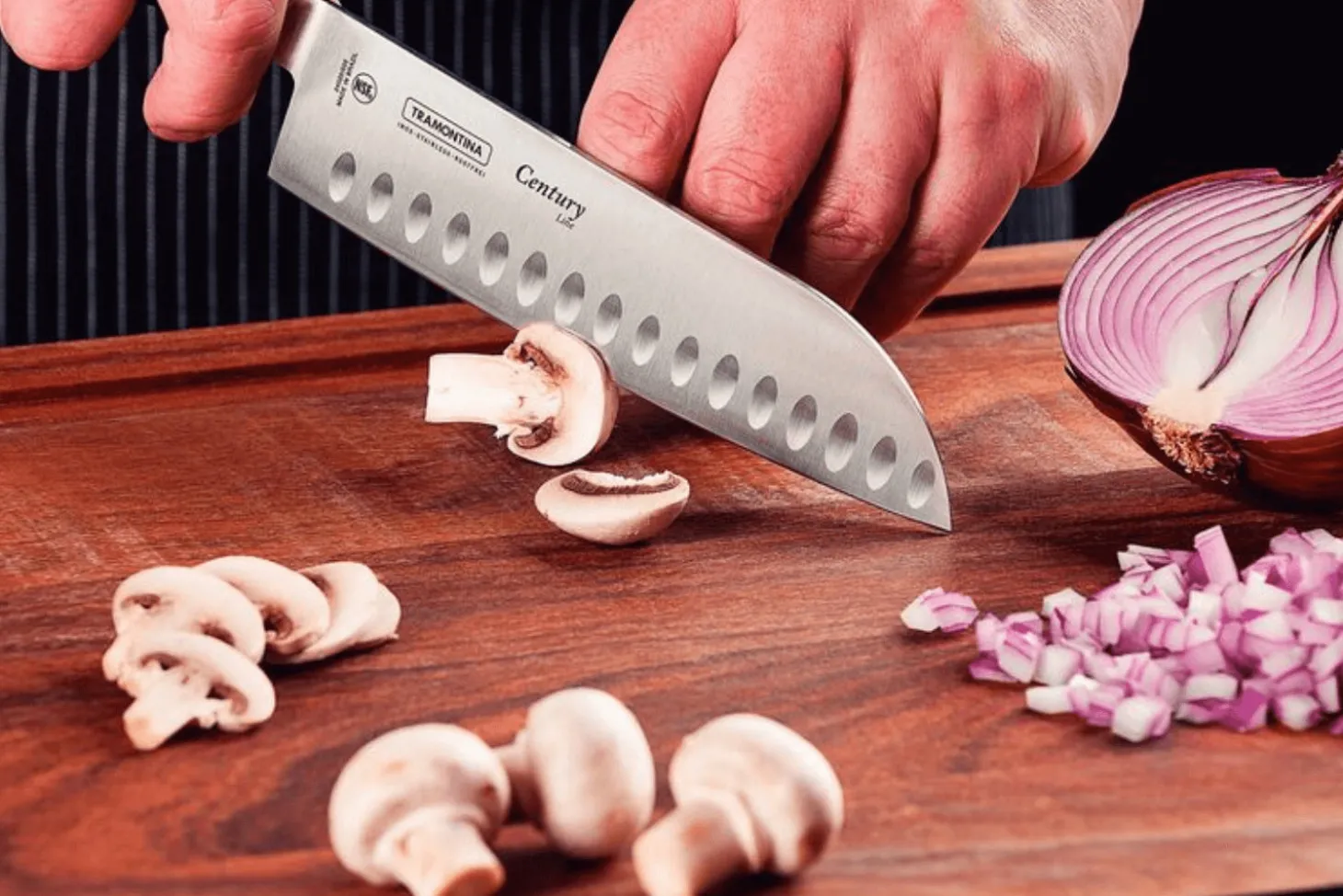 Couteau santoku Tramontina Century lame forgée 18cm manche polycarbonate noir