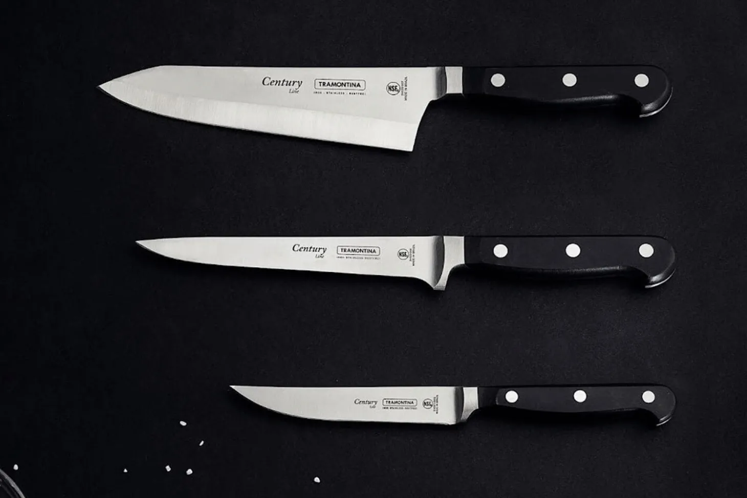 Couteau santoku Tramontina Century Rocking lame forgée 18cm manche polycarbonate noir