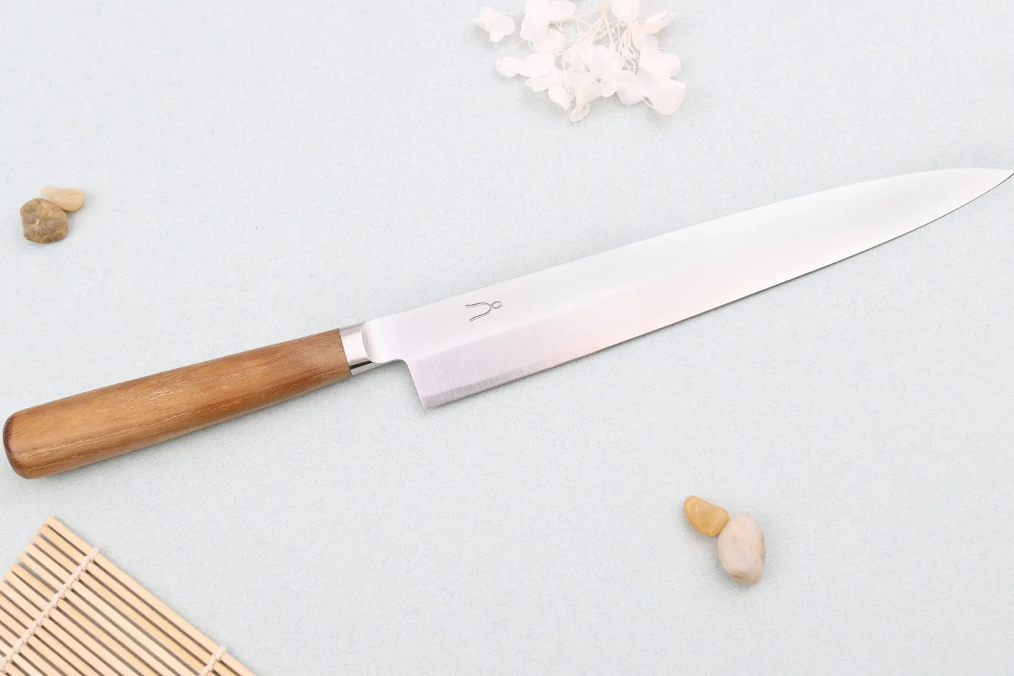 Couteau à sashimi japonais forgé Tadafusa Hocho Kobo lame SLD 3 couches 21cm manche en noyer