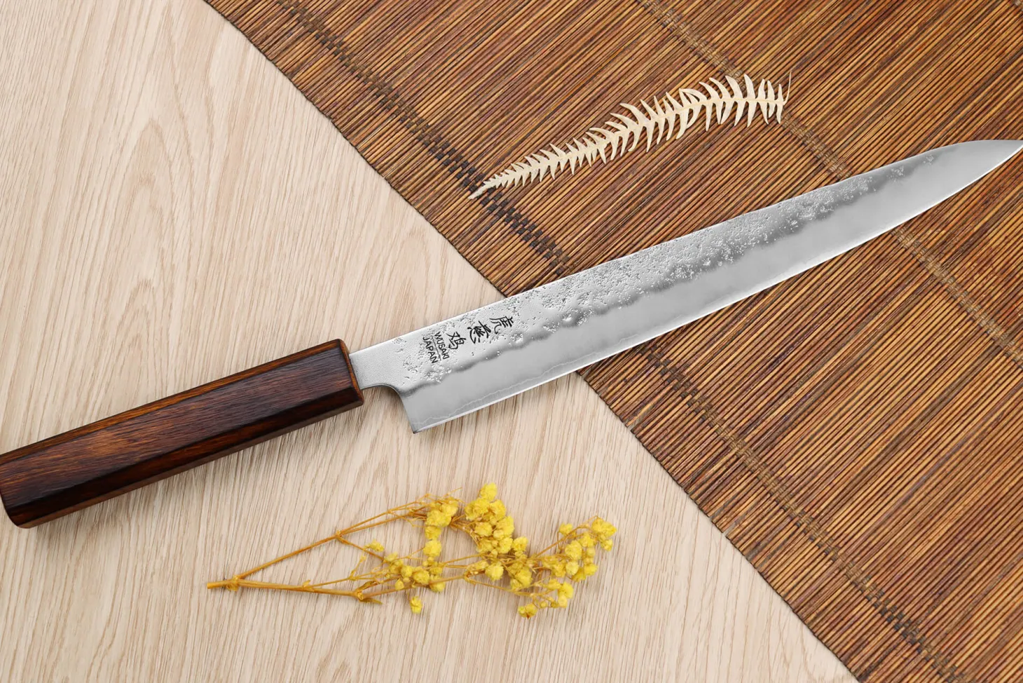 Couteau sujihiki japonais artisanal Wusaki Yoshi G3 chêne 24cm