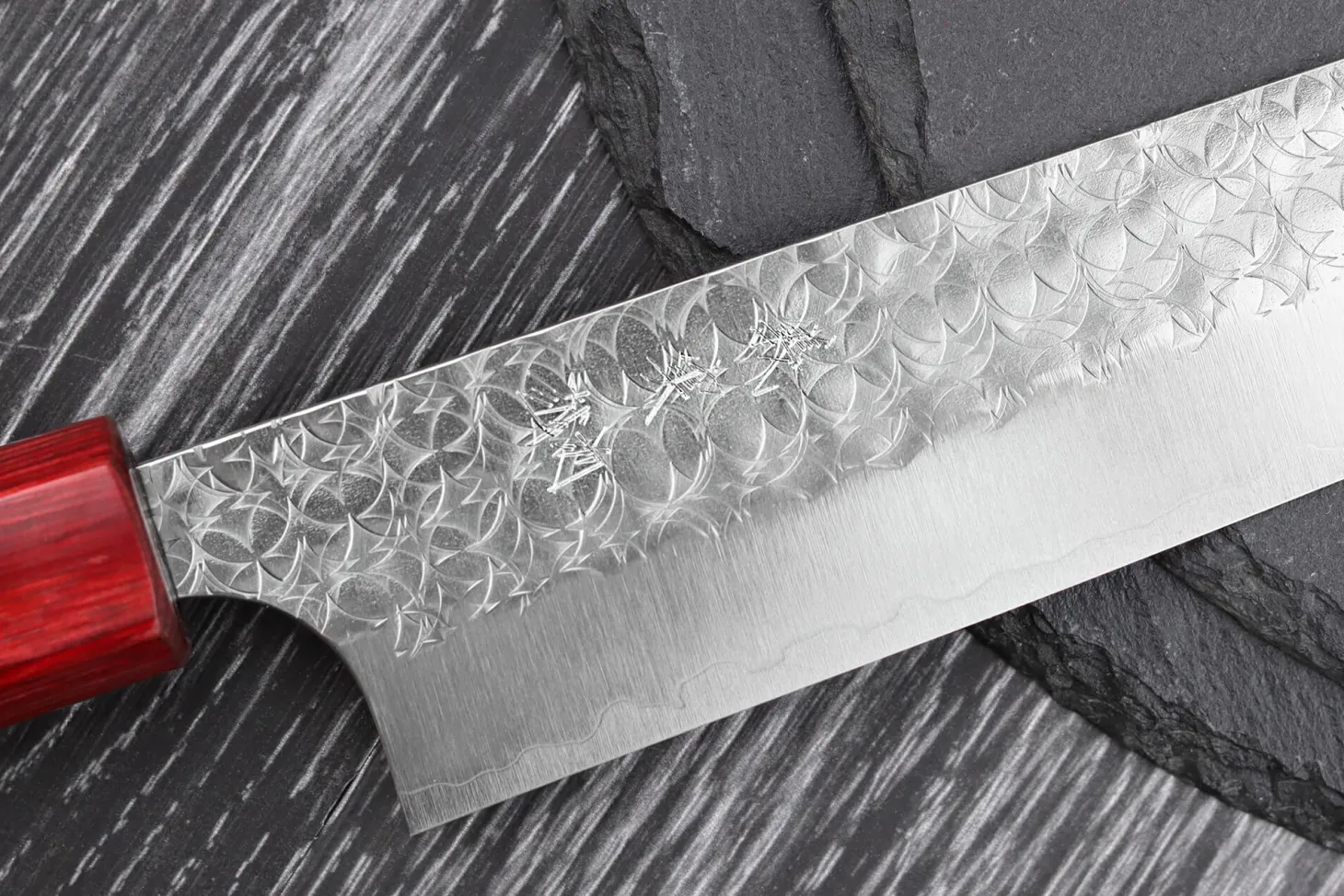 Couteau sujihiki japonais artisanal Yoshimi Kato Minamo SG2 Tsuchime 27cm