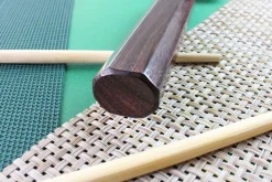 Couteau sujihiki japonais artisanal martelé Yu Kurosaki Shizuku 27cm acier SG2