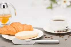 Couteau tartineur Westmark 2 en 1 lame dentelée 10cm
