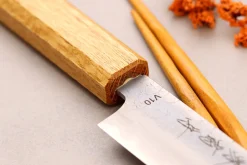 Couteau universel 13,5cm japonais artisanal Sakai Kikumori TS10 en chêne