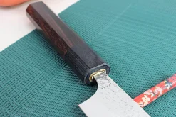 Couteau universel japonais artisanal martelé Yu Kurosaki Shizuku 15cm acier SG2
