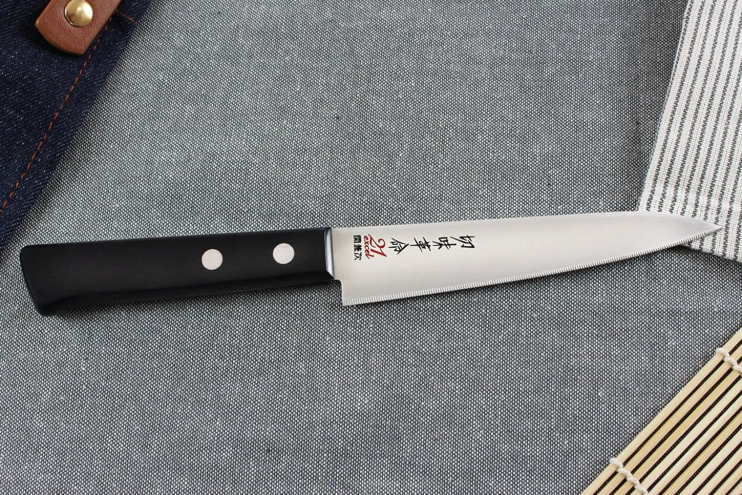 Couteau universel japonais Kanetsugu Rev 21 lame 13cm micro dentée