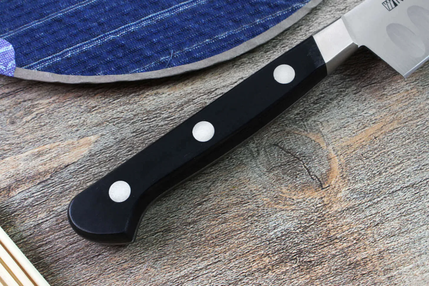 Couteau universel japonais Misono UX10 alvéolé 15cm