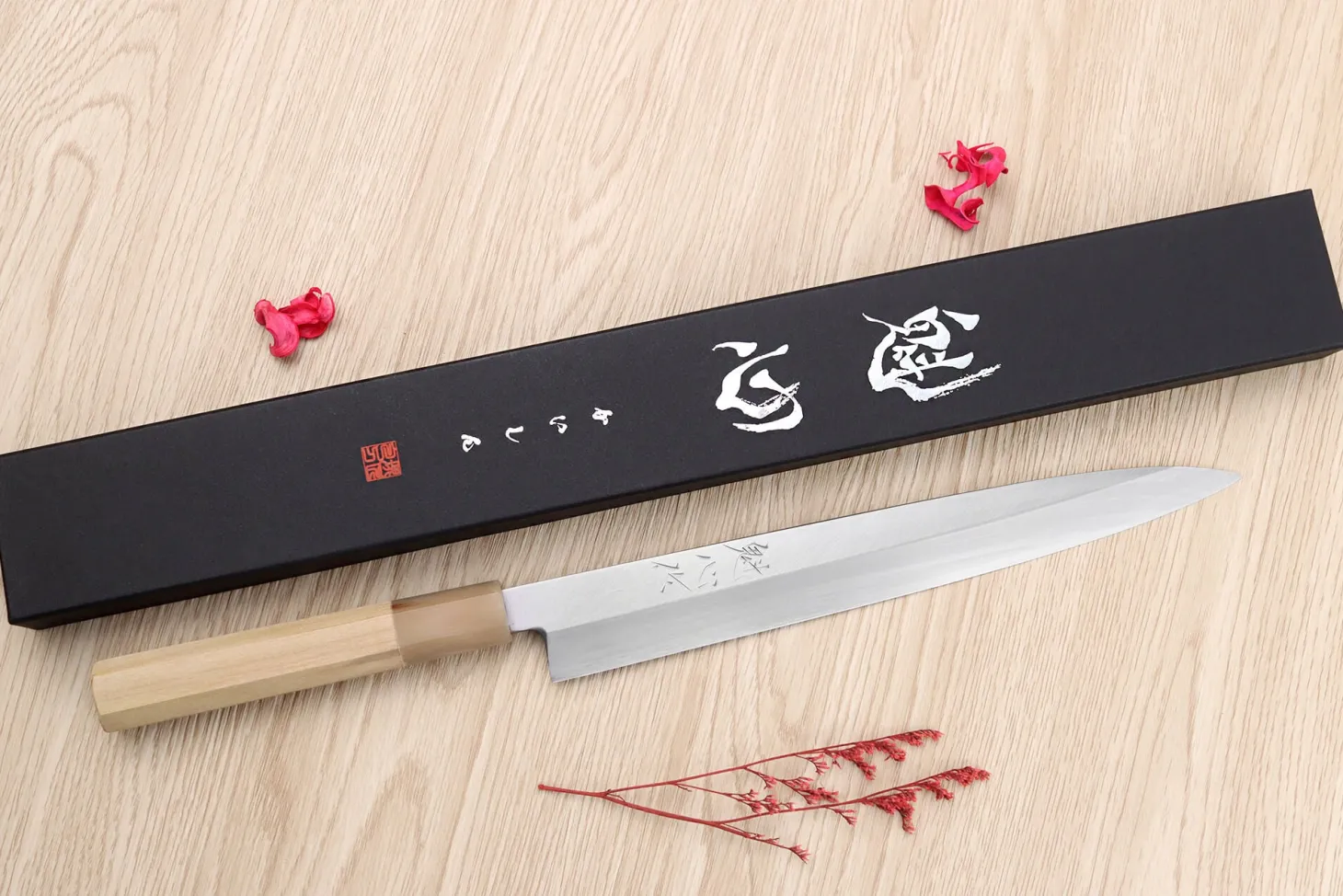 Couteau yanagiba 24cm japonais artisanal Nakamura Kaishin Saku WS2 en magnolia
