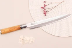 Couteau yanagiba 24cm Wusaki Olive 7Cr manche en olivier + saya