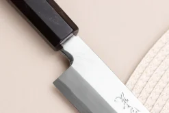 Couteau yanagiba japonais artisanal 24cm Sakai Takayuki Byakko manche en ébène + étui