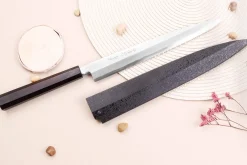 Couteau yanagiba japonais artisanal 24cm Sakai Takayuki Byakko manche en ébène + étui