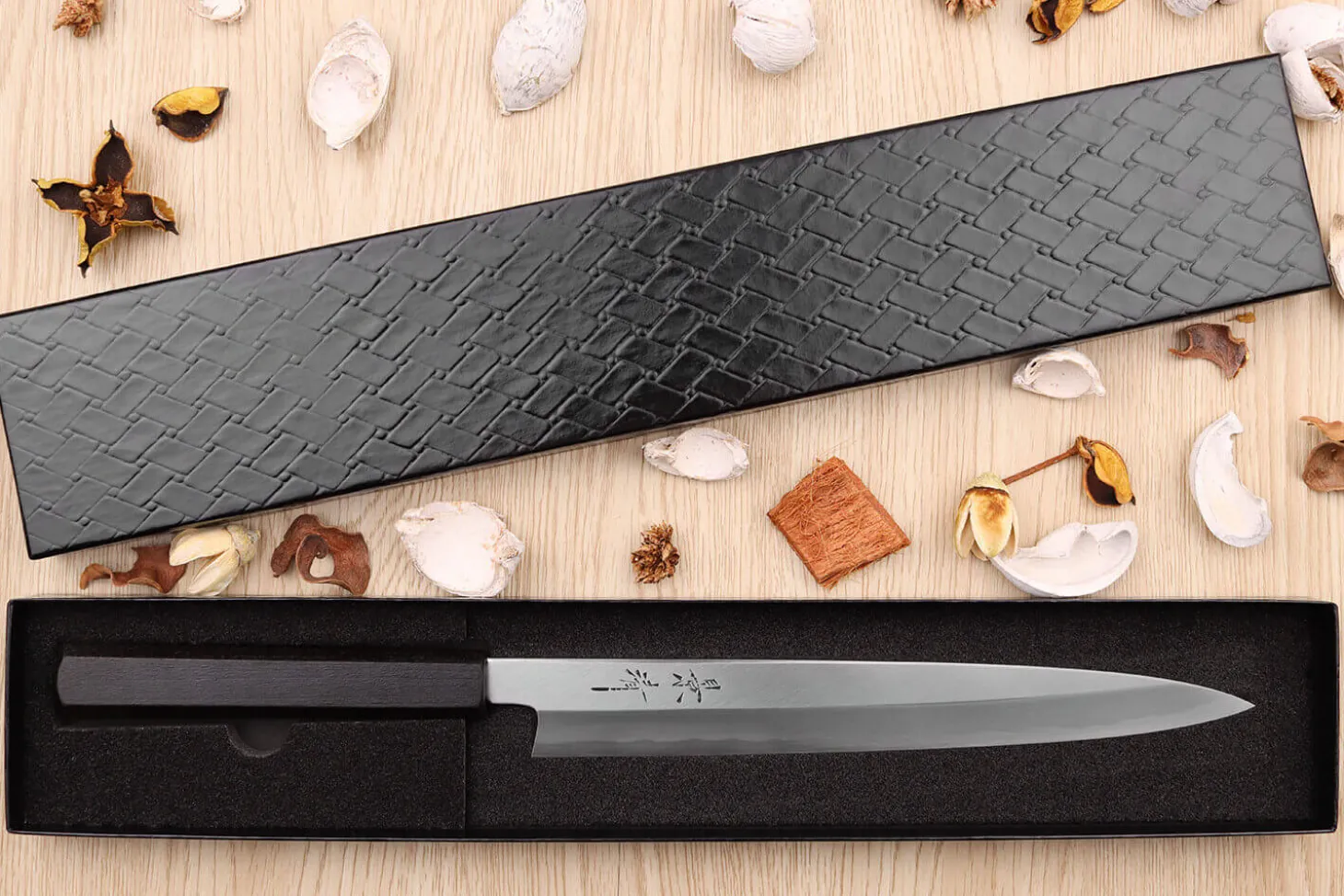 Couteau yanagiba japonais artisanal Kagekiyo Suri Urushi 24cm
