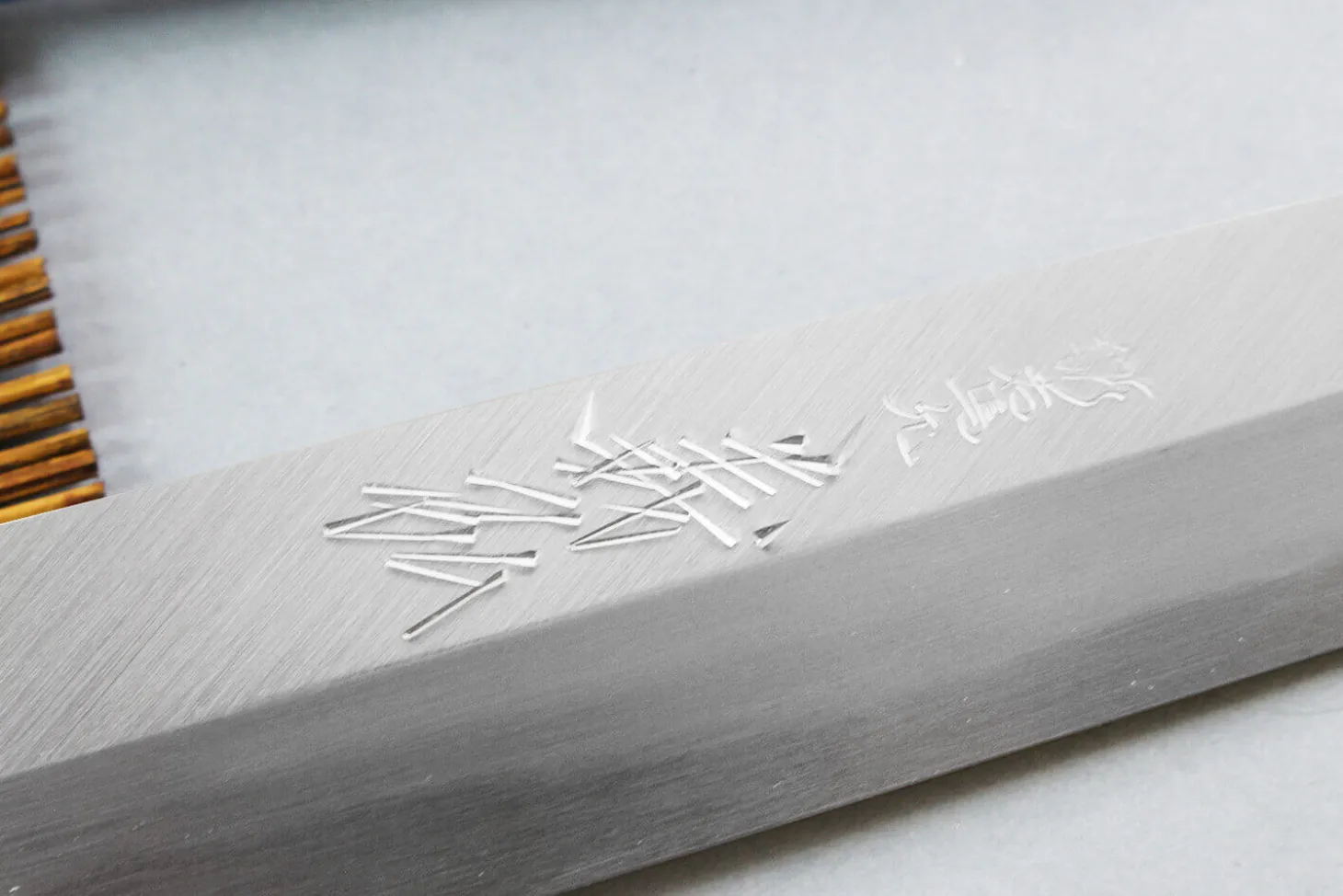 Couteau yanagiba japonais artisanal Yoshihiro Jyosaku White 2 steel