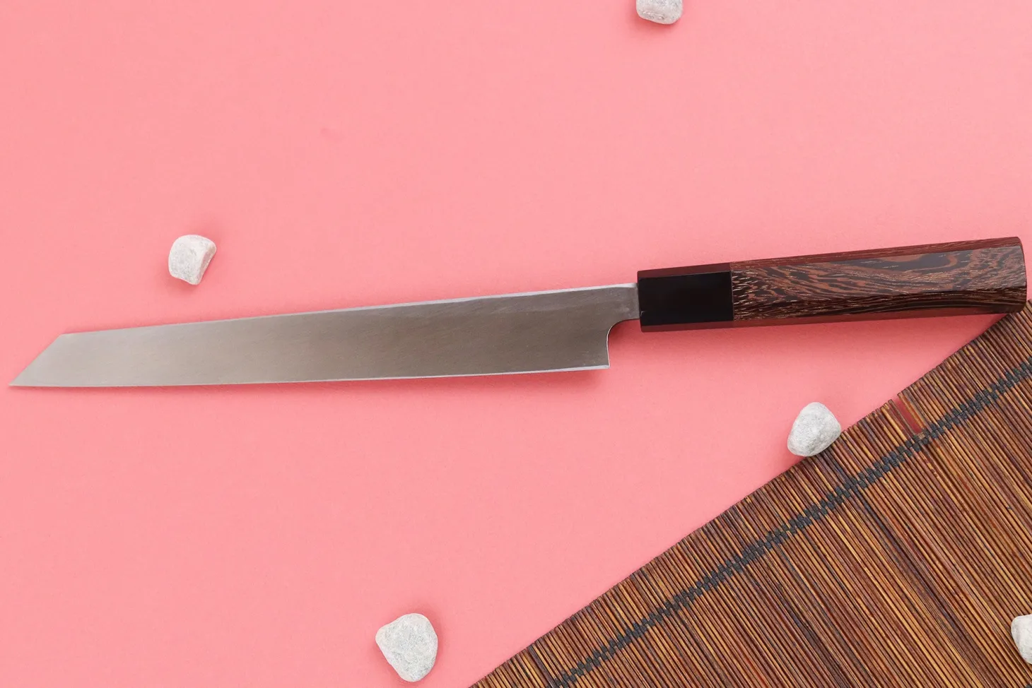 Couteau yanagiba kiritsuke 24cm japonais artisanal Hatsukokoro Shirasagi manche en wengé