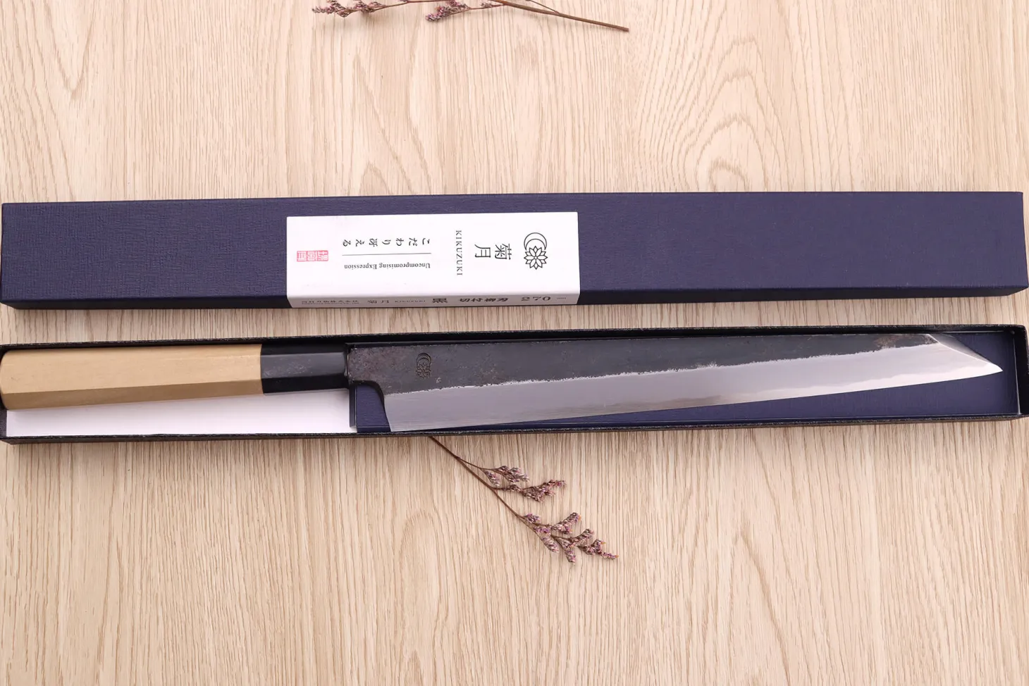 Couteau yanagiba kiritsuke 27cm japonais artisanal Sakai Kikumori Kikuzuki Kuro