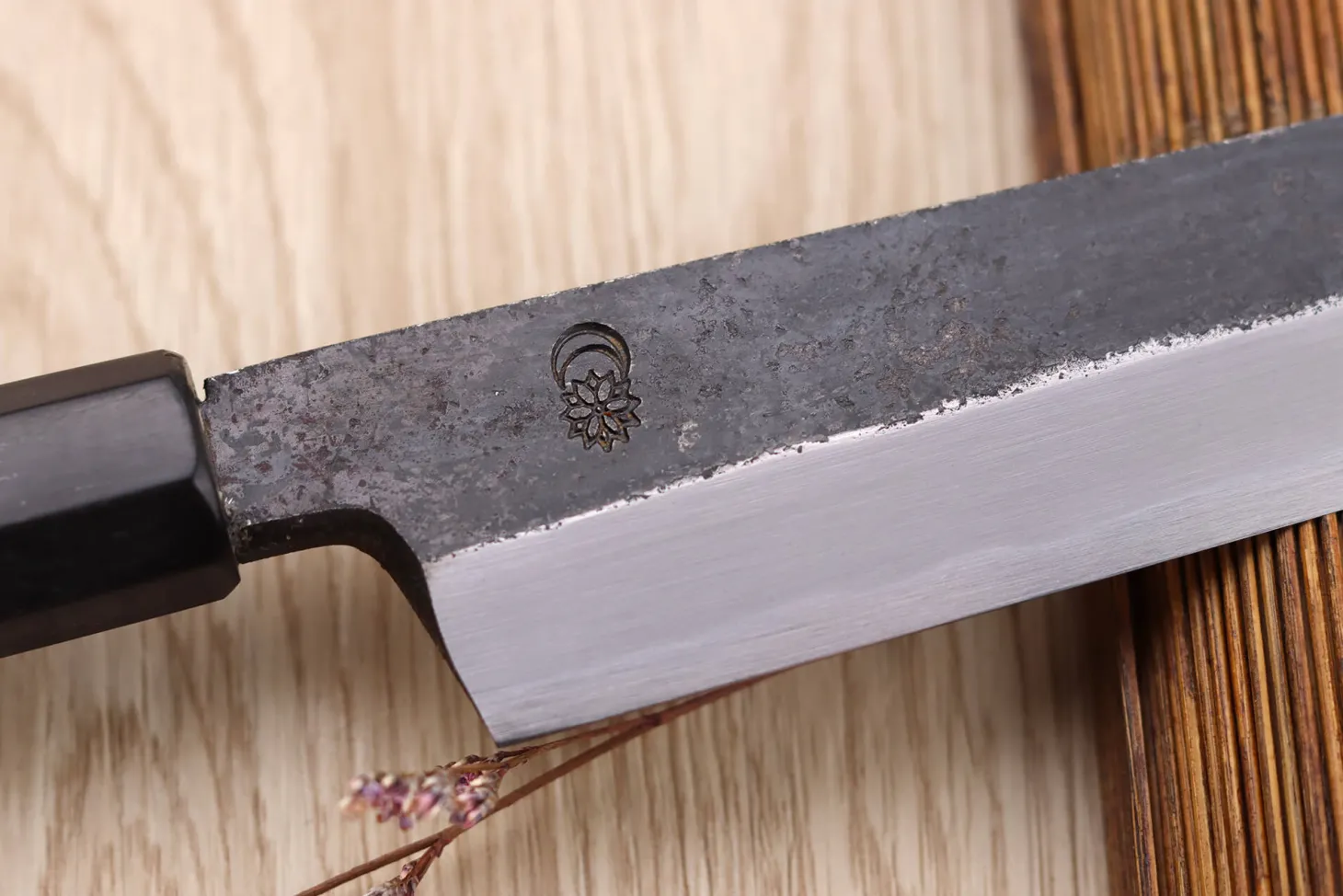 Couteau yanagiba kiritsuke 27cm japonais artisanal Sakai Kikumori Kikuzuki Kuro