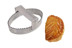 Découpoir chausson aux pommes avec poignée Gobel inox 17x12cm