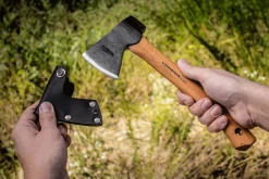 Hache Condor Scout 61400 manche en bois hickory avec couvre-lame en cuir