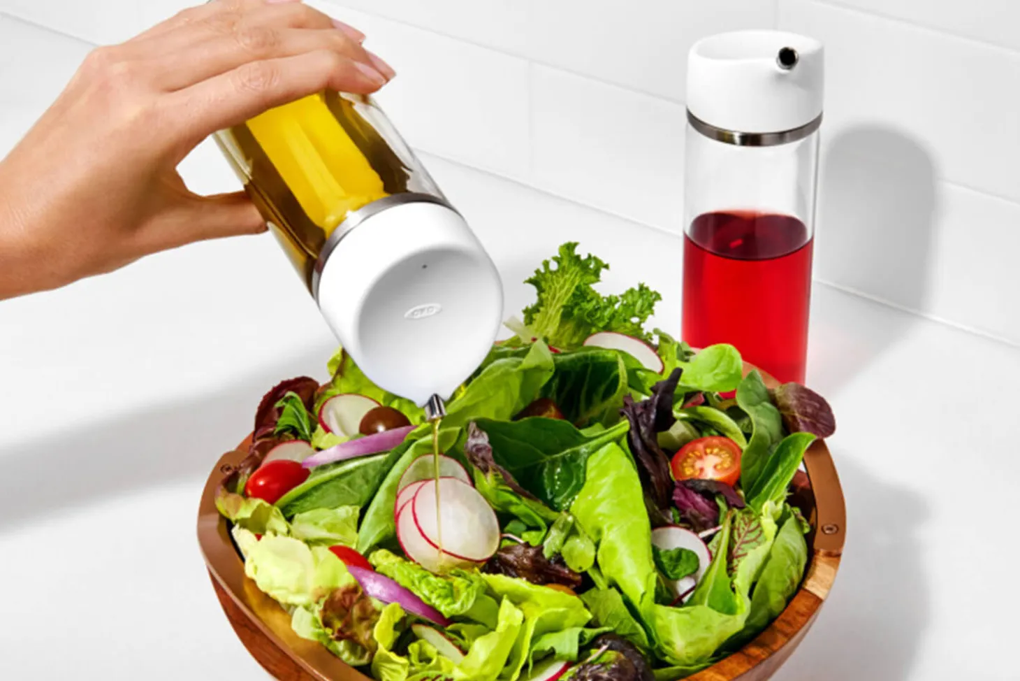 Huilier / vinaigrier OXO en verre avec bec verseur anti goutte