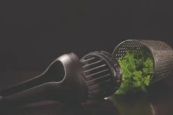 Infuseur à herbes aromatiques Rosle avec hachoir en acier inoxydable