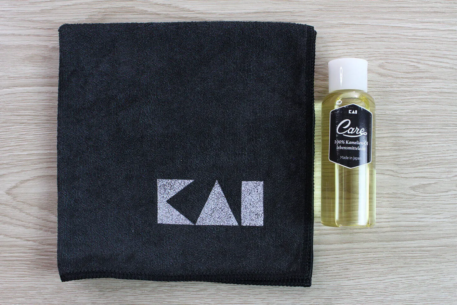 Kit de soin KAI pour entretien des couteaux de cuisine - Huile + Microfibre