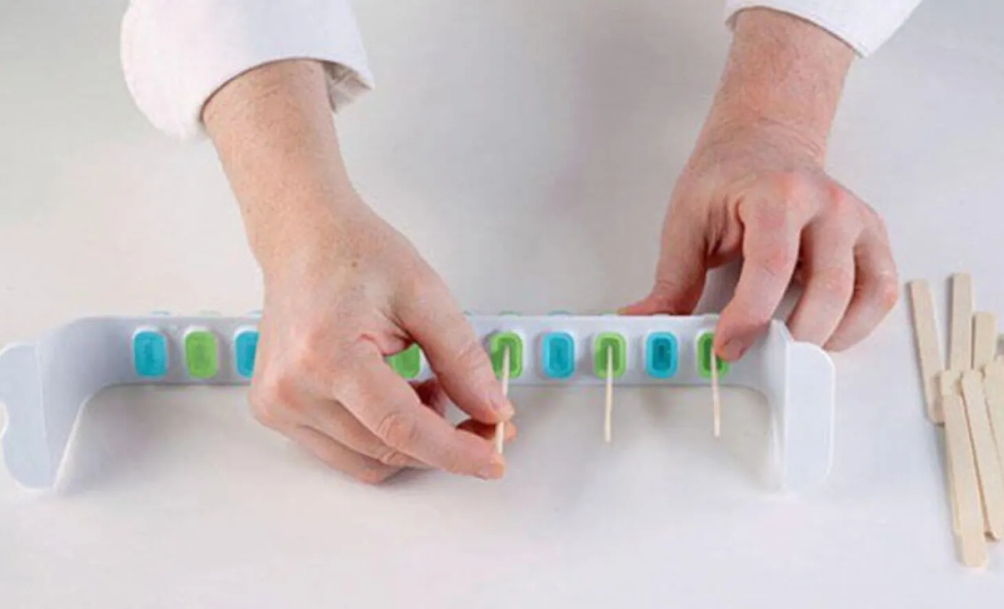 Kit moule à glace Silikomart L'Italiano : 2 moules en silicone et 2 supports en synthétique