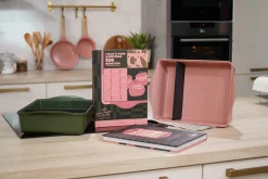 Livre de 120 recettes faciles Cookut L'incroyable plat à four ajustable