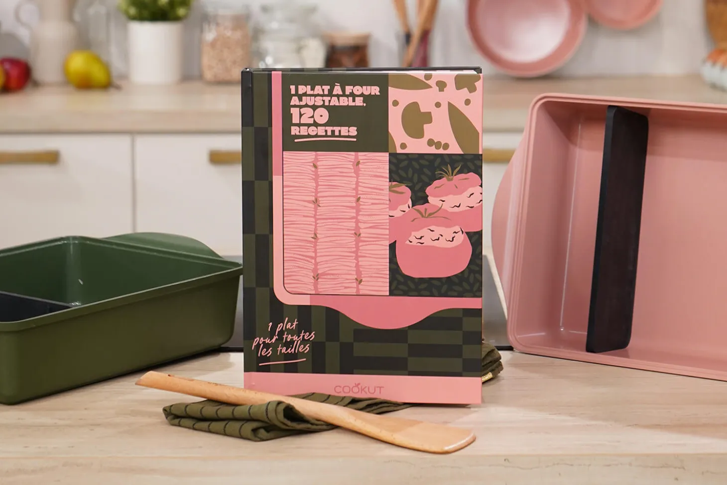 Livre de 120 recettes faciles Cookut L'incroyable plat à four ajustable