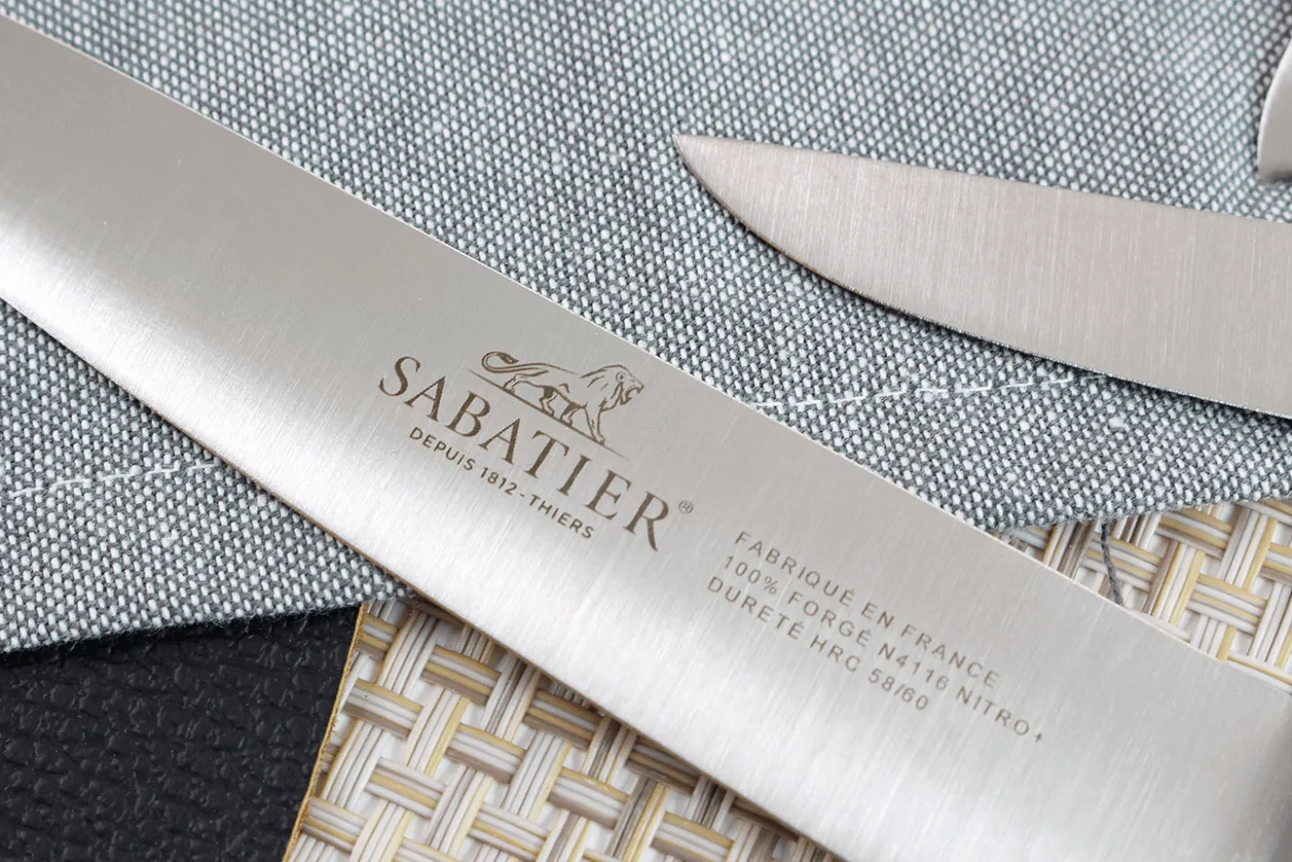Mallette cuisine Sabatier Brocéliande 7 couteaux fabrication française + 1 fusil