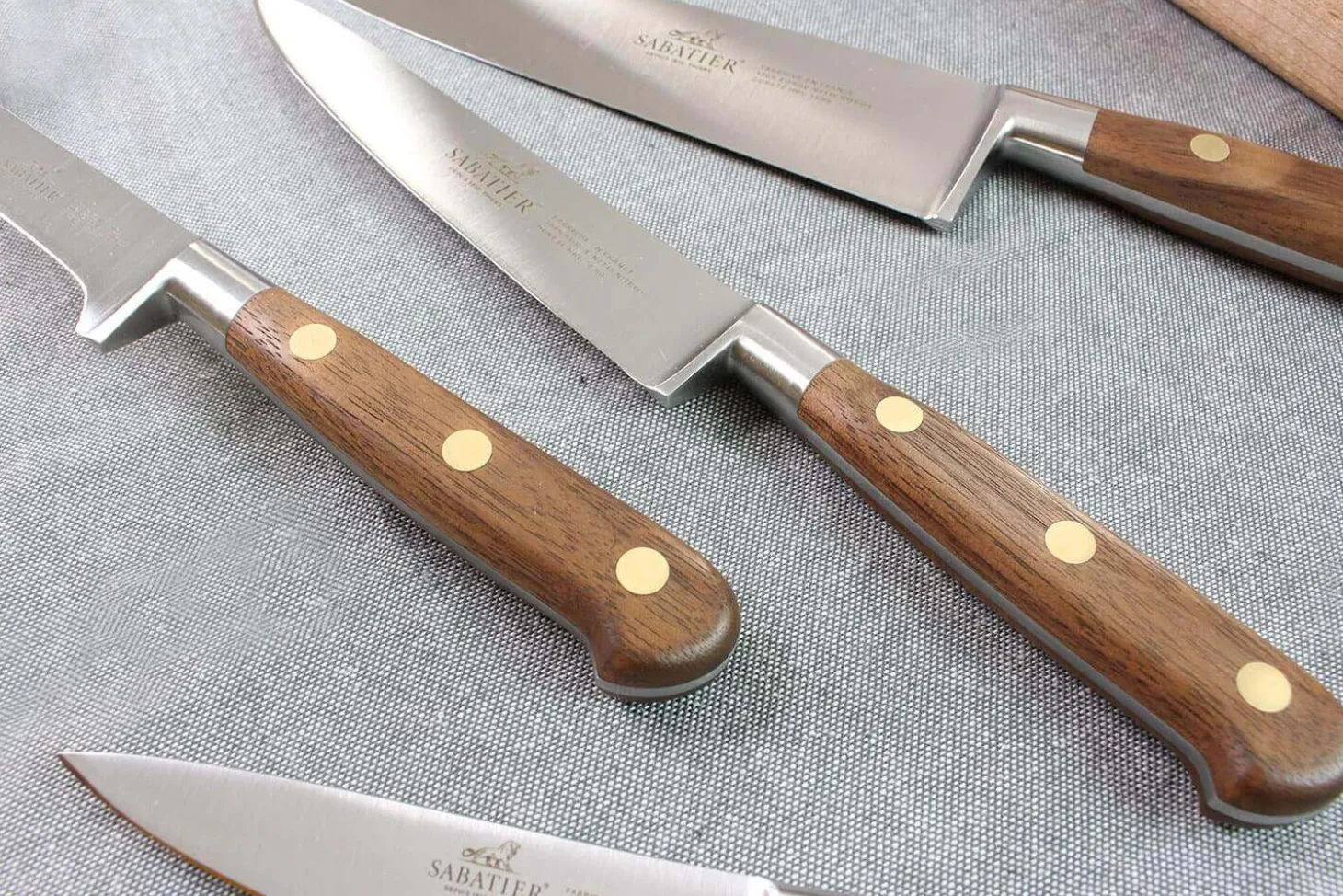 Mallette cuisinier Sabatier Périgord 5 couteaux fabrication française + 1 fusil