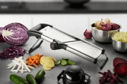 Mandoline Gefu Volari en acier inoxydable 41,5cm avec poussoir