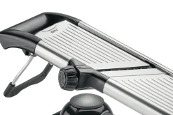 Mandoline Gefu Volari en acier inoxydable 41,5cm avec poussoir