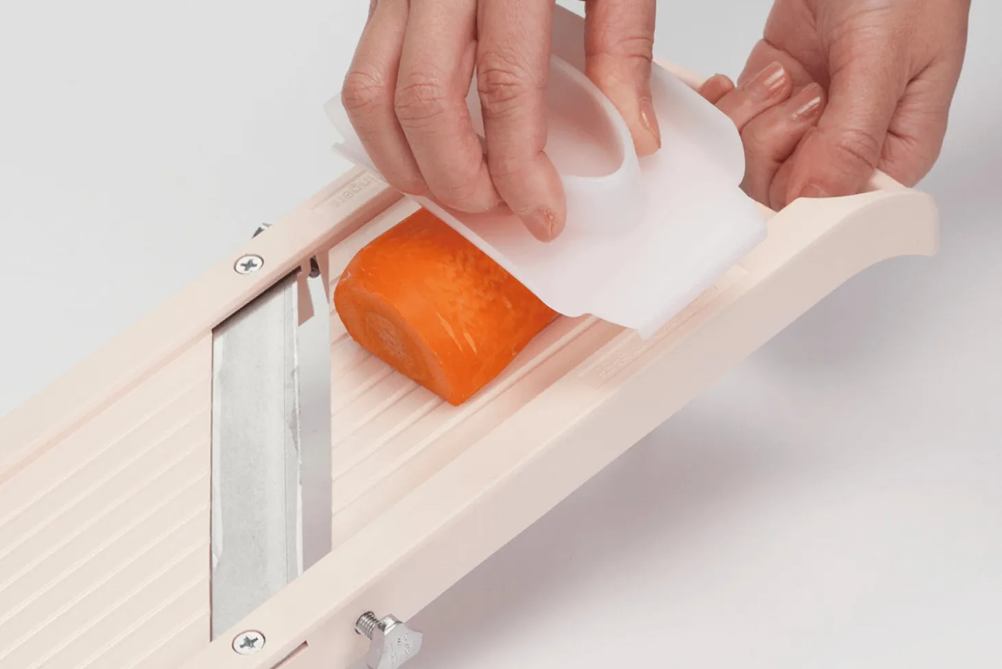 Mandoline japonaise professionnelle Super Benriner 3 lames + poussoir - Epaisseur réglable 0,5 à 4mm