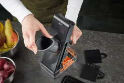 Mandoline verticale Gefu Stando avec récipient de collecte et couvercle