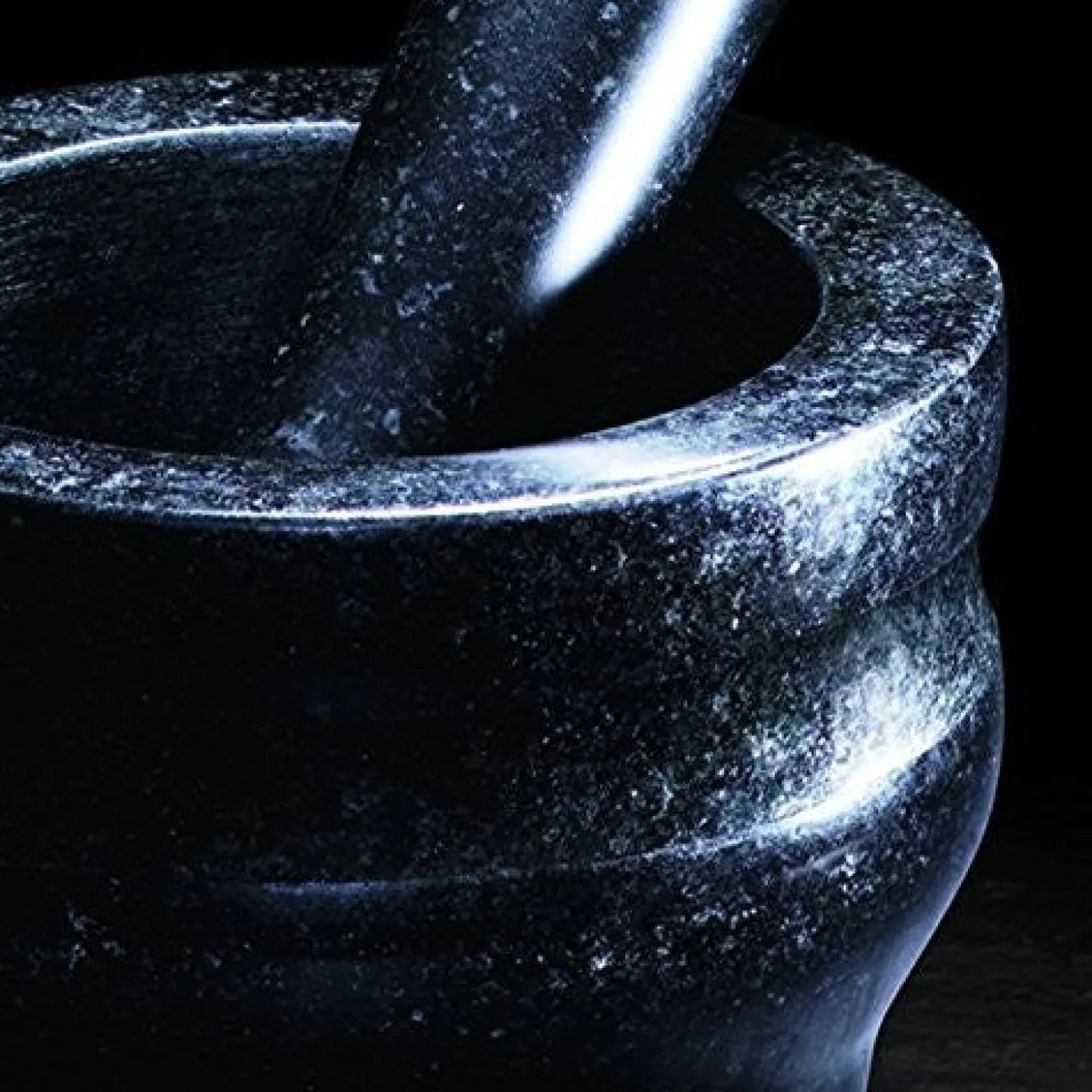 Mortier et pilon Cole & Mason en granit noir élégant - Diamètre 14cm