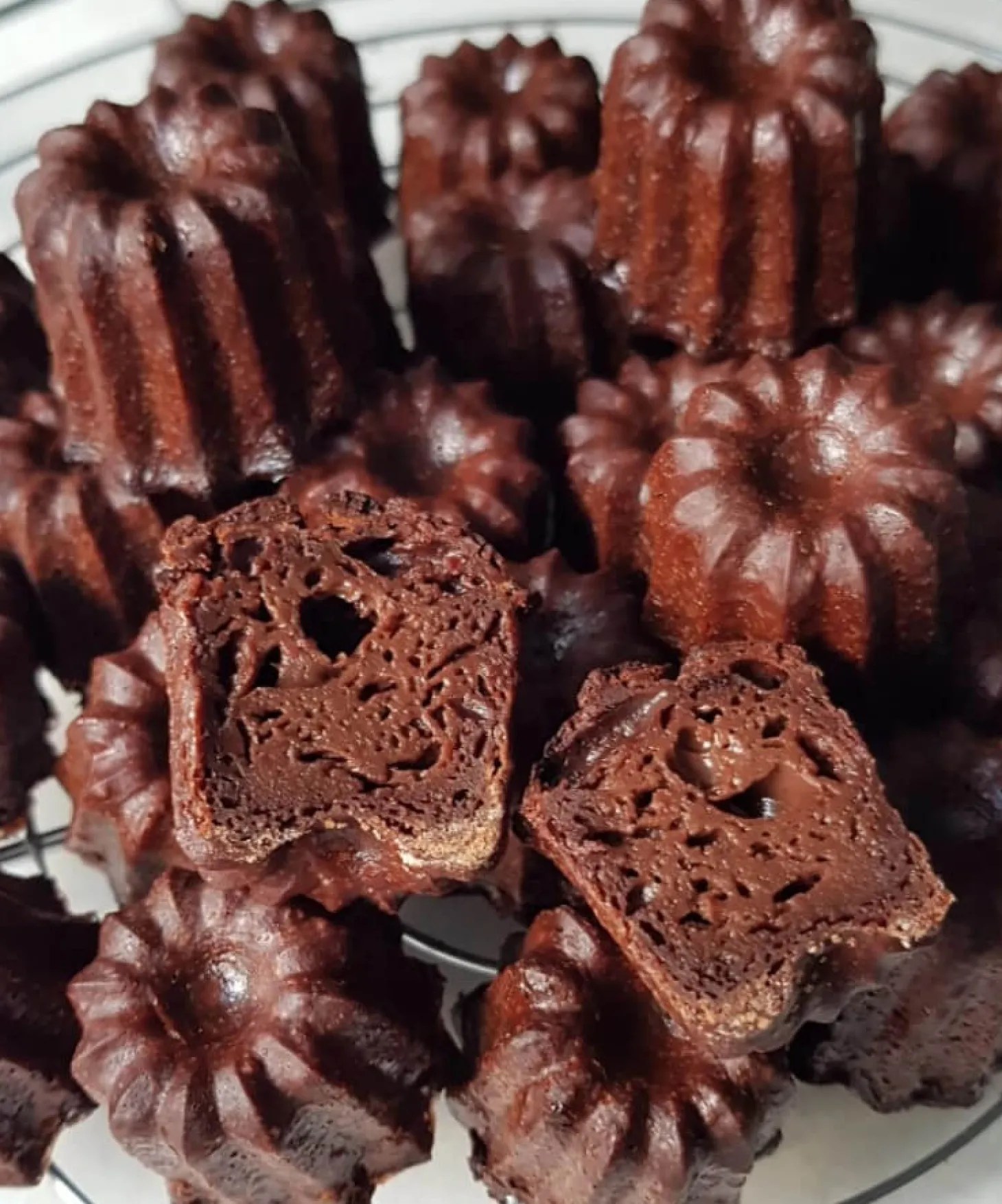 Moule à mini cannelés bordelais en silicone De Buyer Elastomoule 20 ou 28 alvéoles