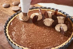 Moule à tarte cannelé en acier De Buyer à fond amovible et bord droit