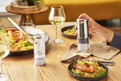 Moulin à poivre électrique Peugeot Zeli en ABS avec éclairage 14cm