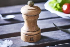 Moulin à poivre manuel Peugeot Bistro Specials Antique 10cm en hêtre patiné