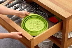 Passoire rétractable Lékué ø23cm en silicone Platinum