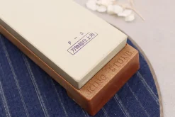 Pierre à aiguiser japonaise King F-3 Super Finish grains 4000 + socle - taille M