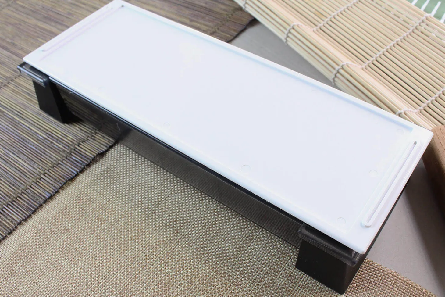 Pierre à aiguiser japonaise Suehiro Cerax céramique grains 5000 sur socle