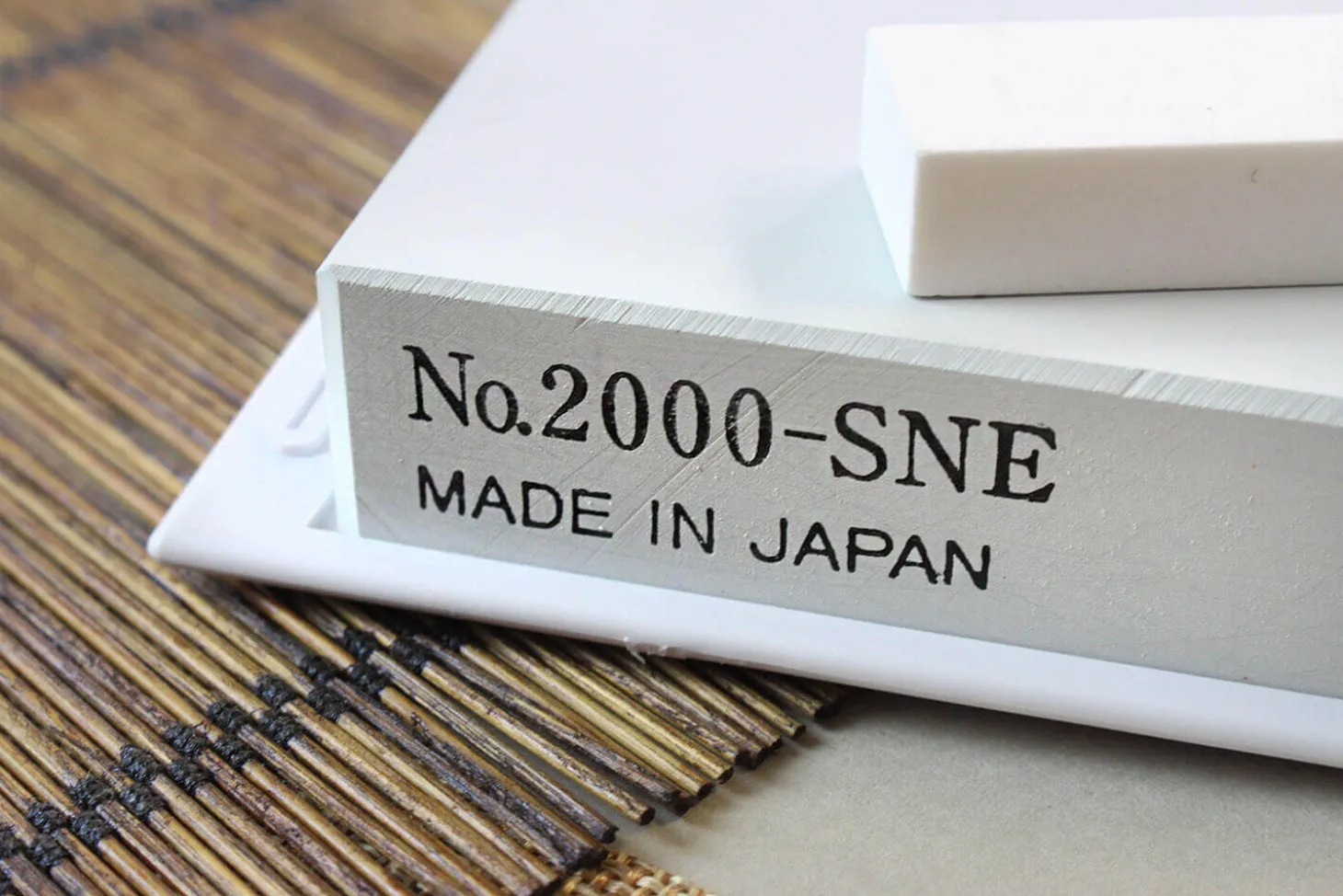 Pierre à aiguiser japonaise Suehiro Debado S 2000SNE - Grains 1500