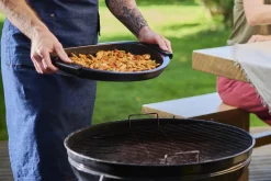 Plancha demi-lune noire Peugeot Grill to table en céramique - 43cm
