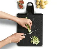 Planche à découper pliable Joseph Joseph Chop2Pot Plus grand modèle noir 34,5x26cm