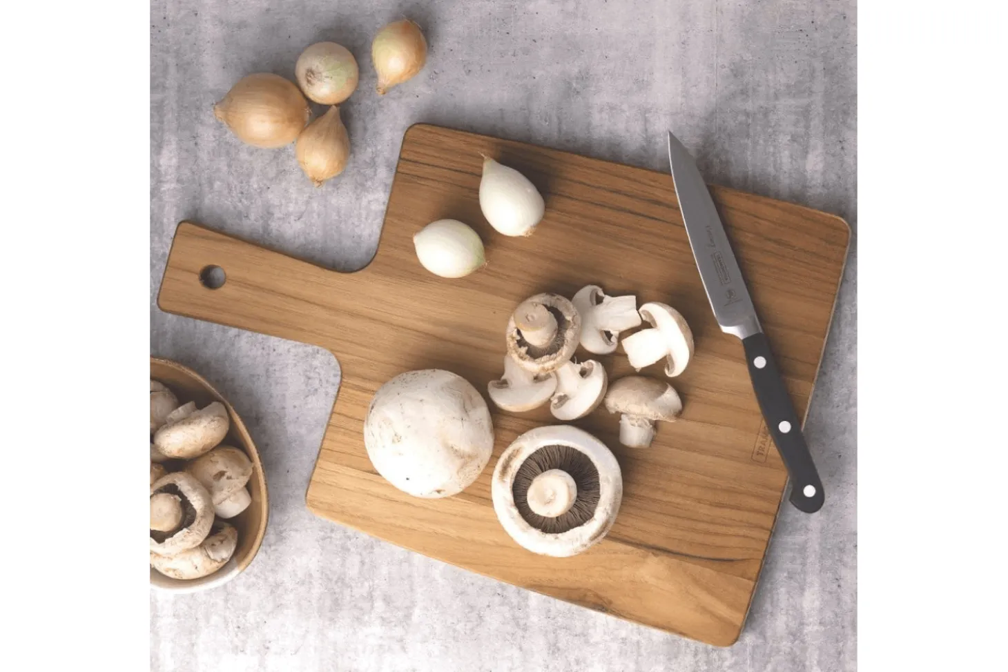 Planche à découper Tramontina Kitchen en bois de teck FSC 34x23x1,5cm