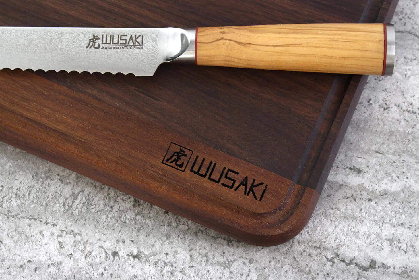 Planche à découper Wusaki en bois de noyer avec rigole - 40 x 30 x 1,9 cm