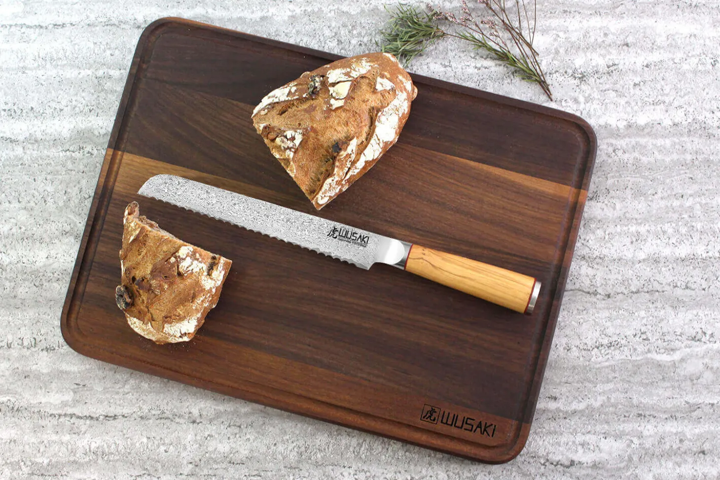 Planche à découper Wusaki en bois de noyer avec rigole - 40 x 30 x 1,9 cm